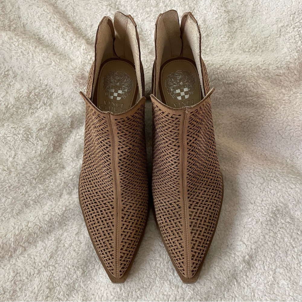 Gigietta Bootie
VINCE CAMUTO